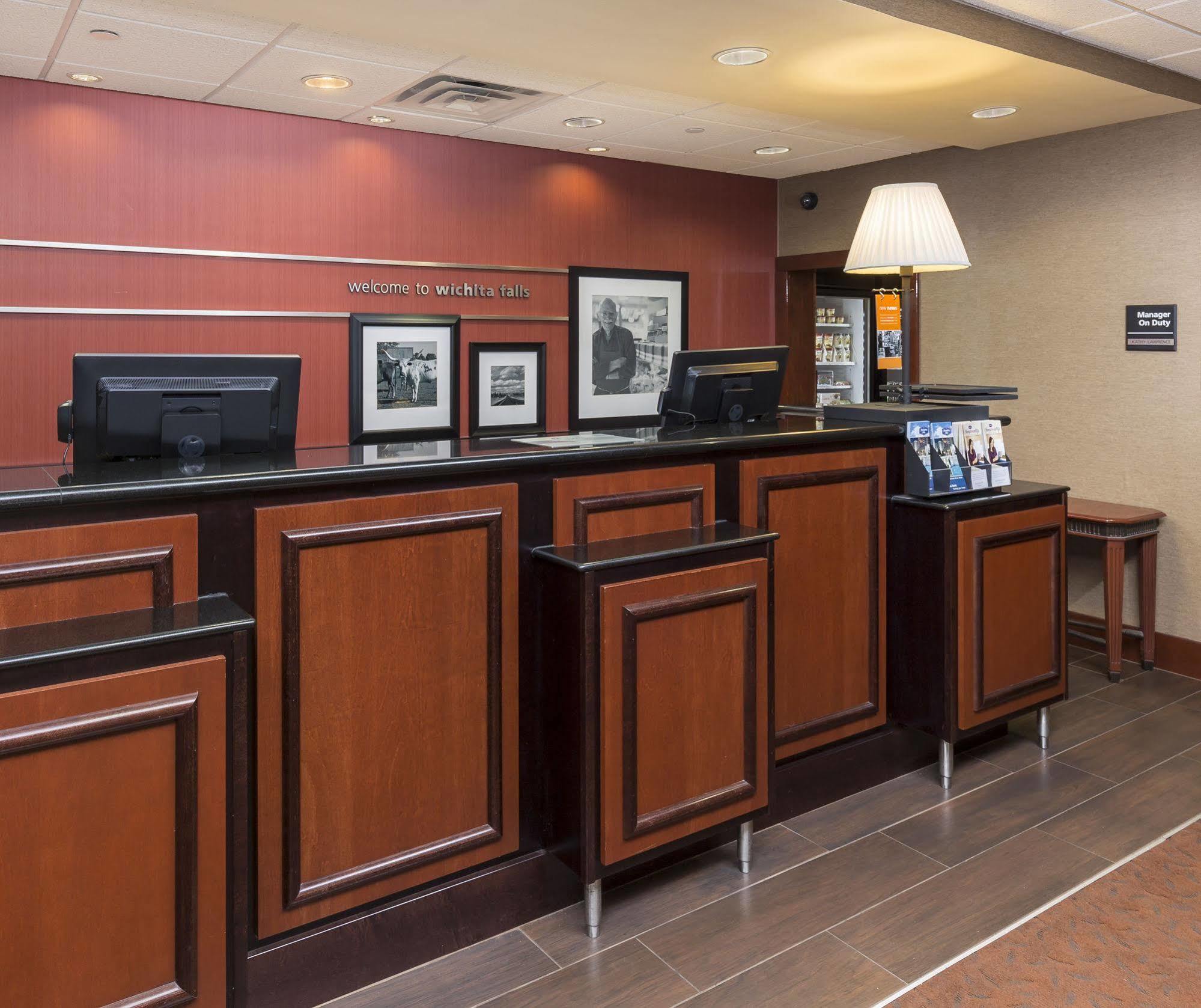 Hampton Inn Wichita Falls-Sikes Senter Mall Eksteriør billede